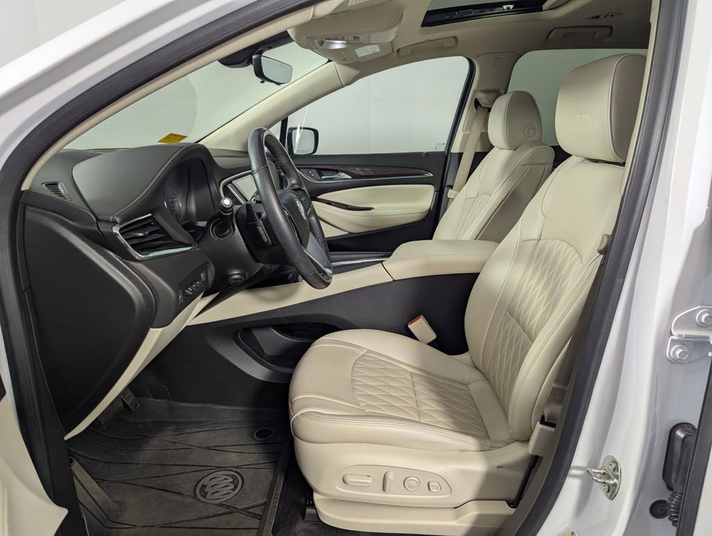 Used 2023 Buick Enclave Avenir w/ Avenir Technology Package image 4