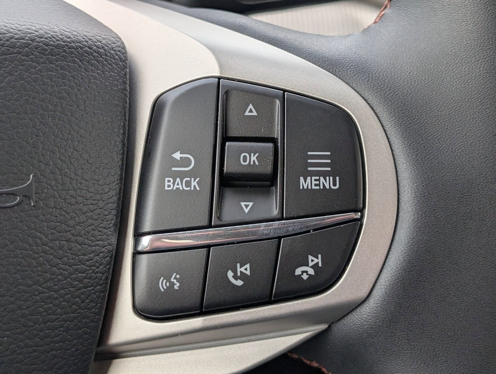 New 2026 Ford Explorer Active w/ Active Comfort Package RWD image 25