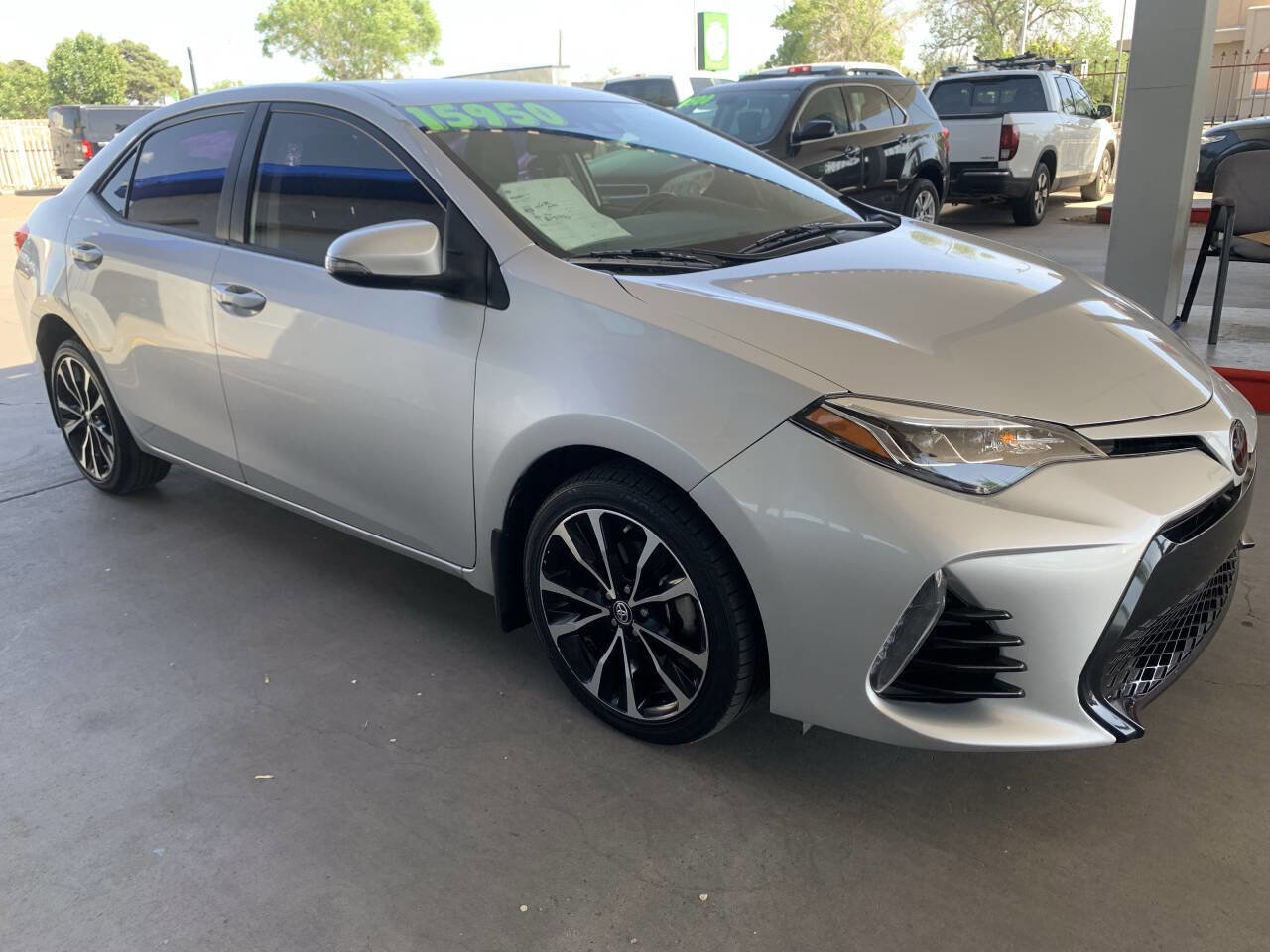 Used 2019 Toyota Corolla SE FWD image 2