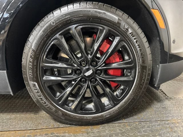 Certified 2022 Cadillac XT5 Sportv w/ LPO, ONYX Package AWD/4WD image 8