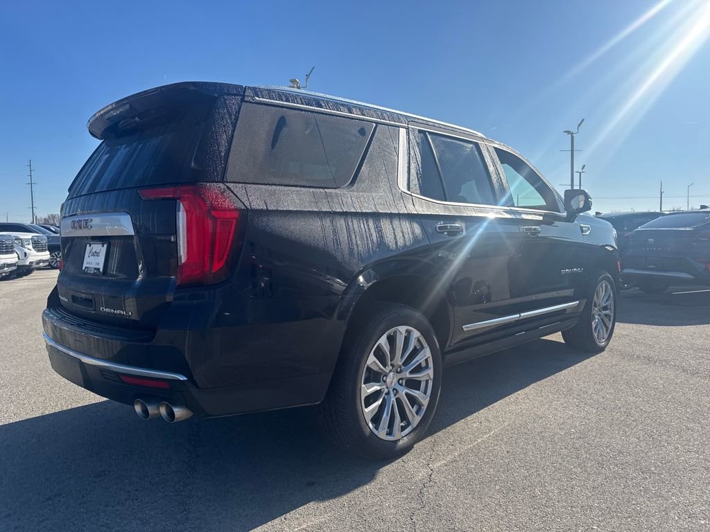 Used 2023 GMC Yukon Denali w/ Denali Reserve Package image 6