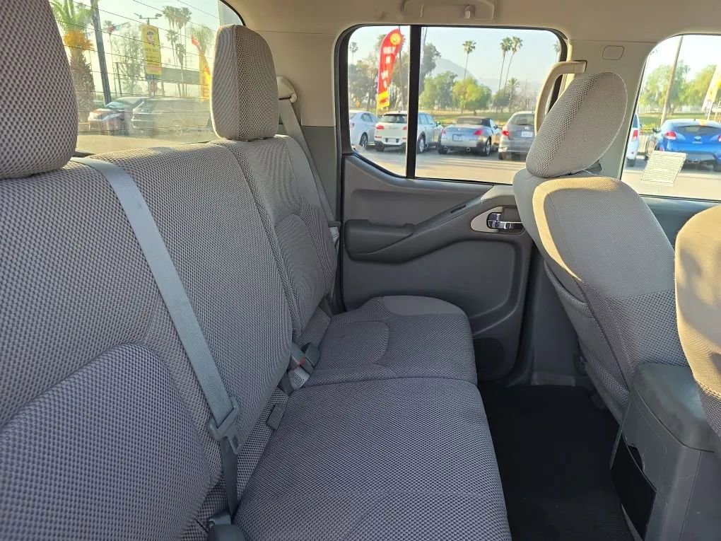 Used 2013 Nissan Frontier SV RWD image 31