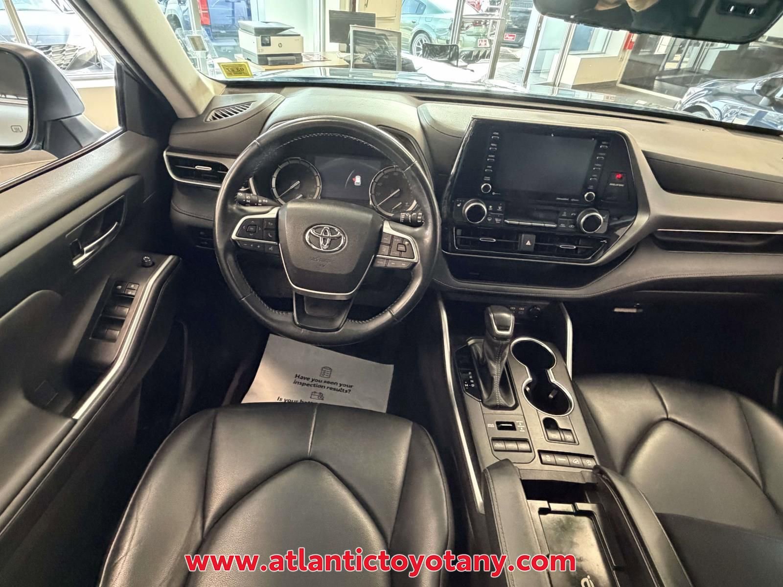 Used 2022 Toyota Highlander XLE image 16