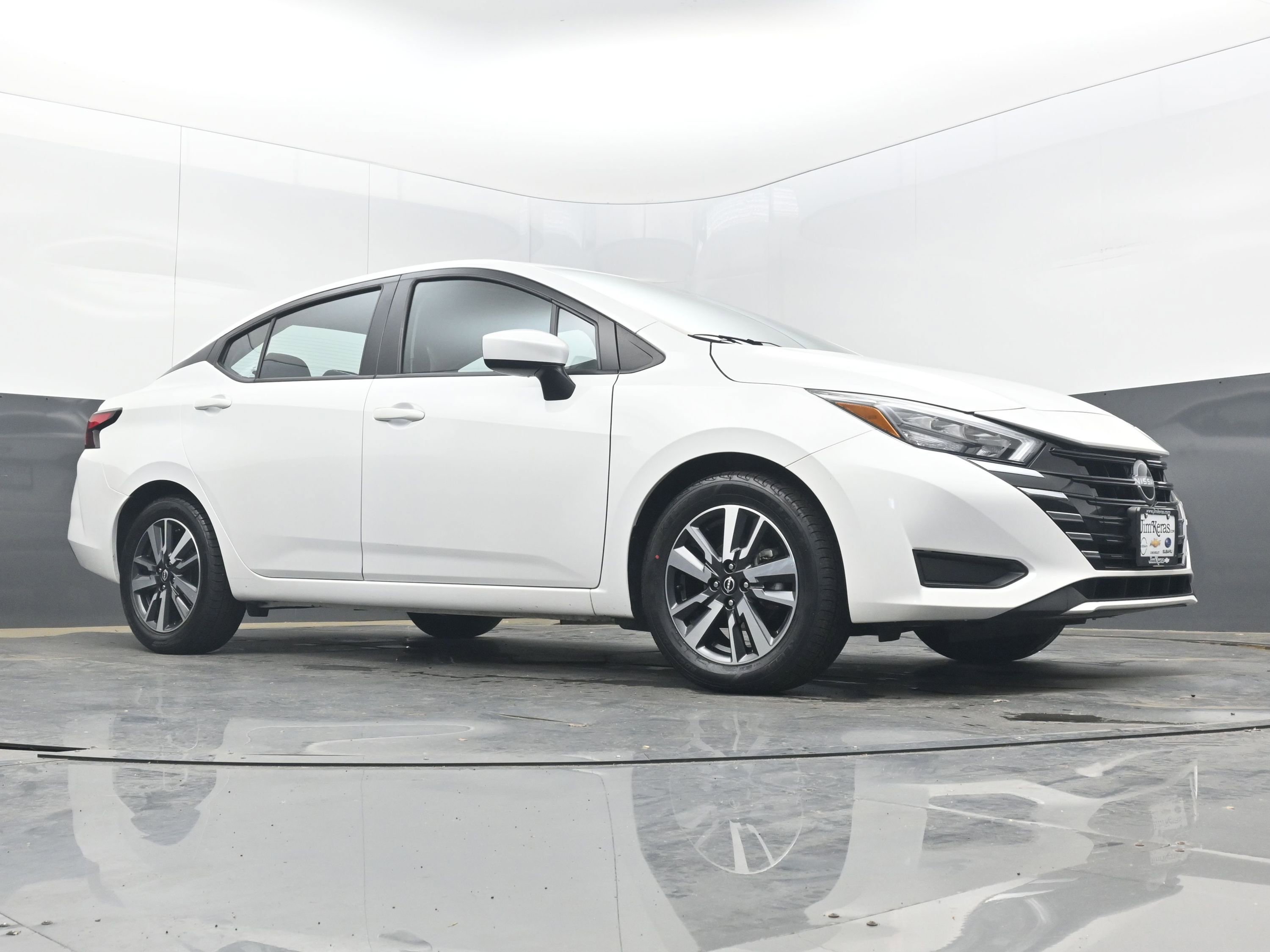 Used 2025 Nissan Versa SV image 27