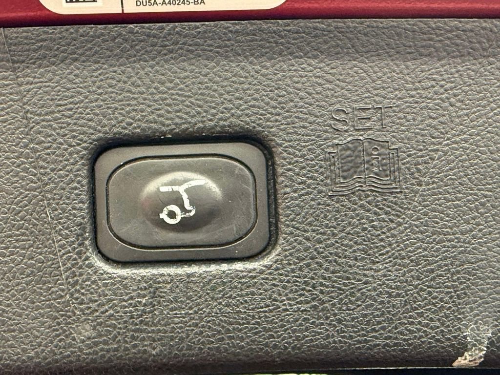 Used 2016 Ford Edge Titanium w/ Equipment Group 302A image 18