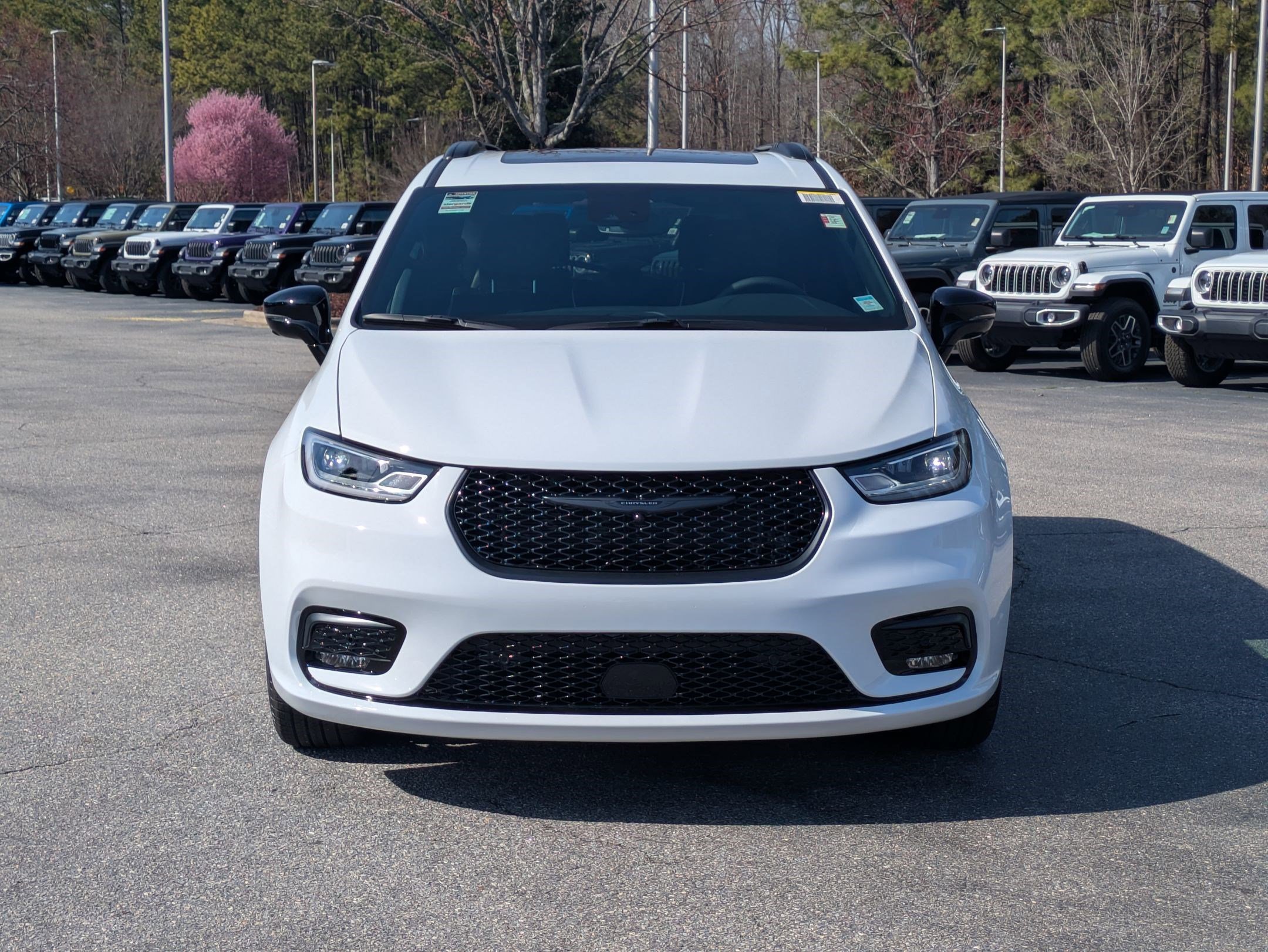 New 2026 Chrysler Pacifica Limited image 2