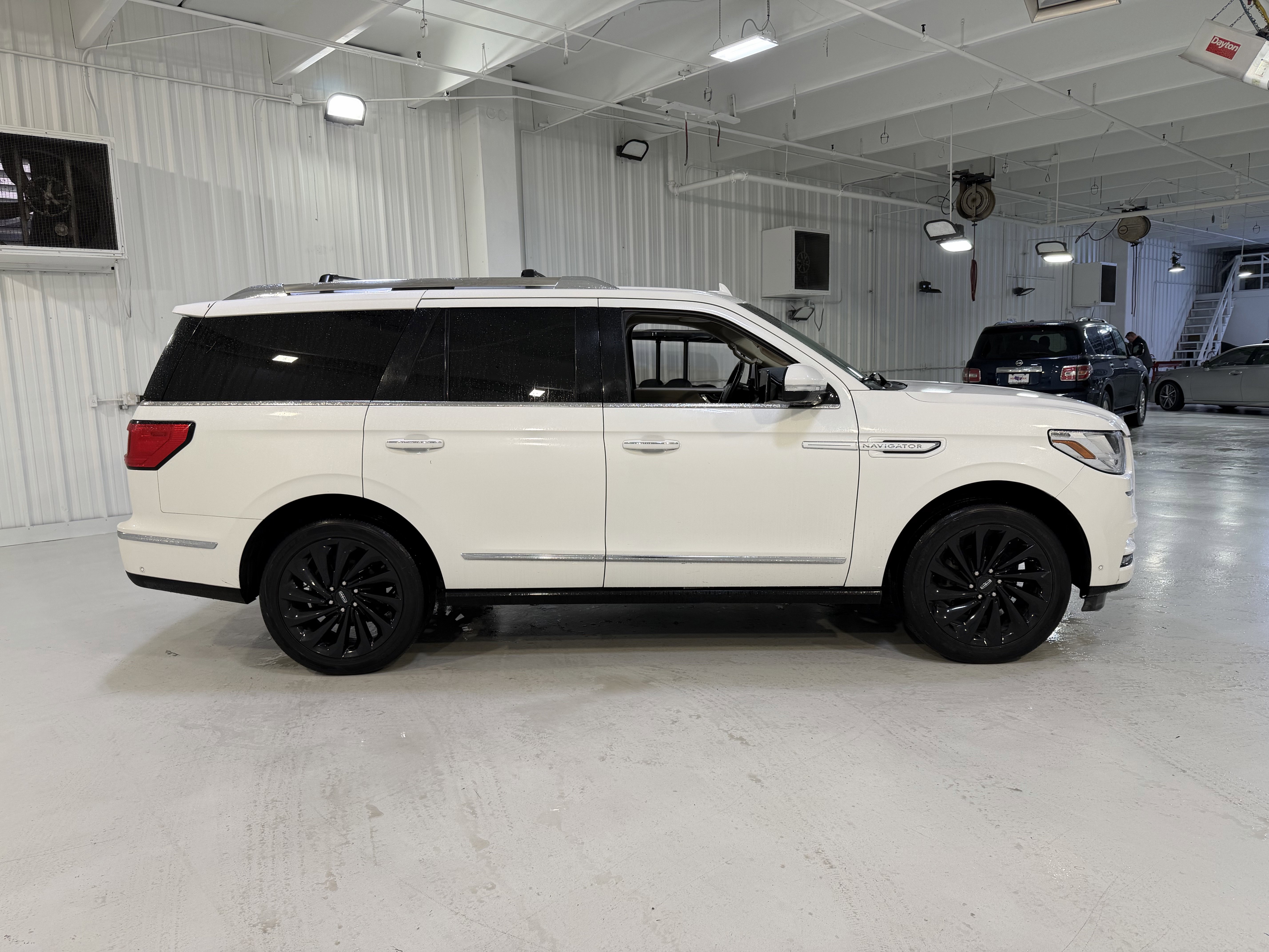 Used 2021 Lincoln Navigator Reserve image 6