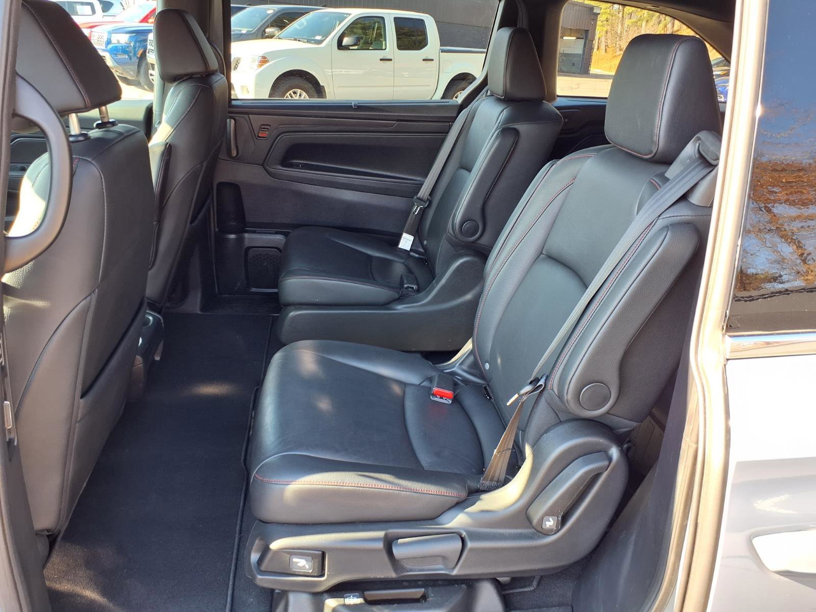 Used 2025 Honda Odyssey Sport-L image 11