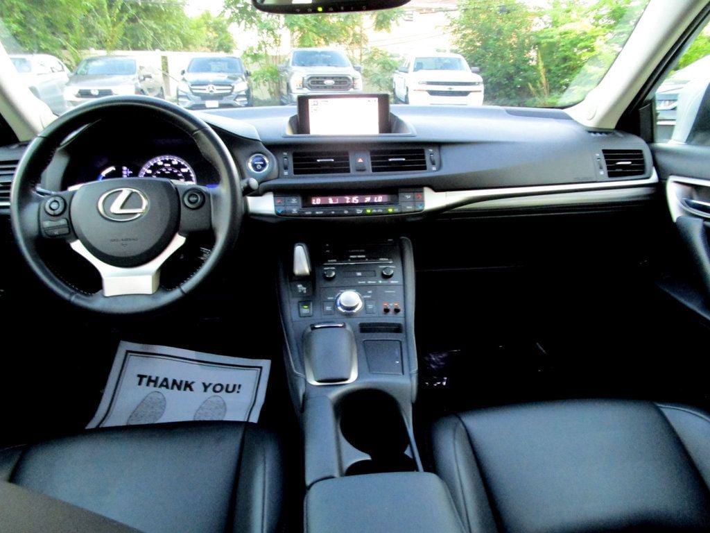 Used 2014 Lexus CT 200h FWD image 2