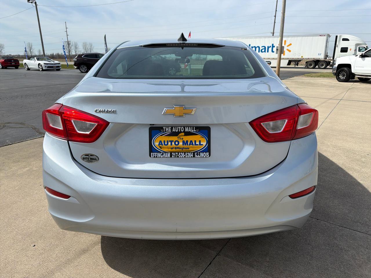 Used 2017 Chevrolet Cruze LS FWD image 8