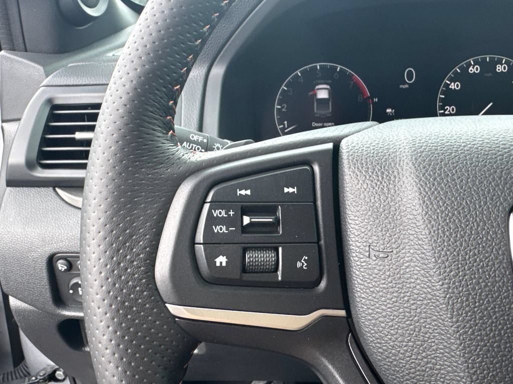 Used 2025 Honda Ridgeline TrailSport image 25