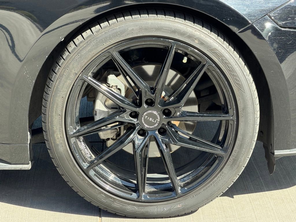 Used 2020 Ford Mustang Premium w/ Equipment Group 201A RWD image 7