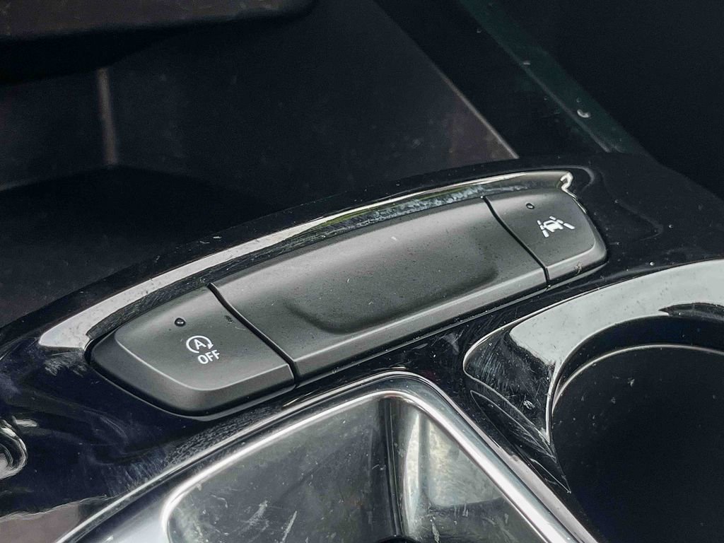 Certified 2025 Chevrolet Trax LT w/ LT Convenience Package image 28