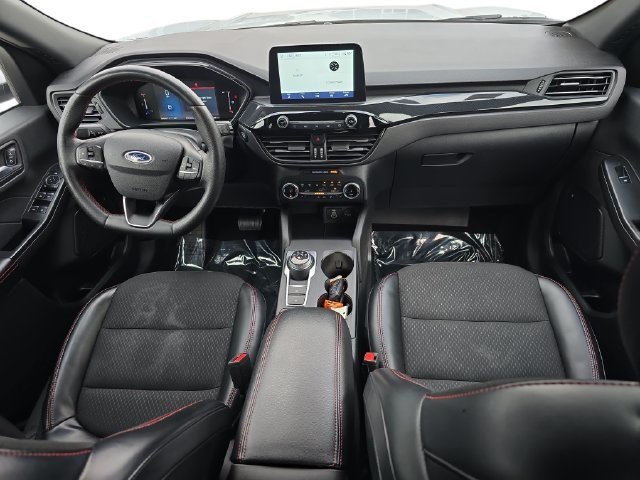 Used 2025 Ford Escape ST-Line Select AWD/4WD image 9