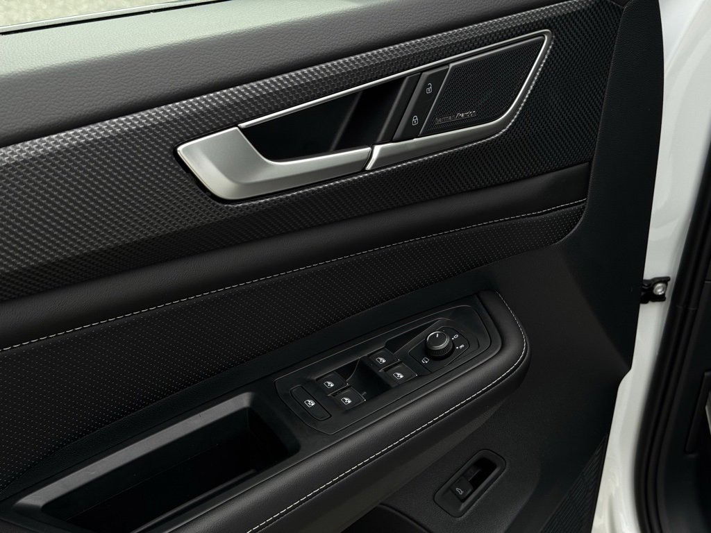 New 2026 Volkswagen Atlas Cross Sport SEL Premium R-Line image 18