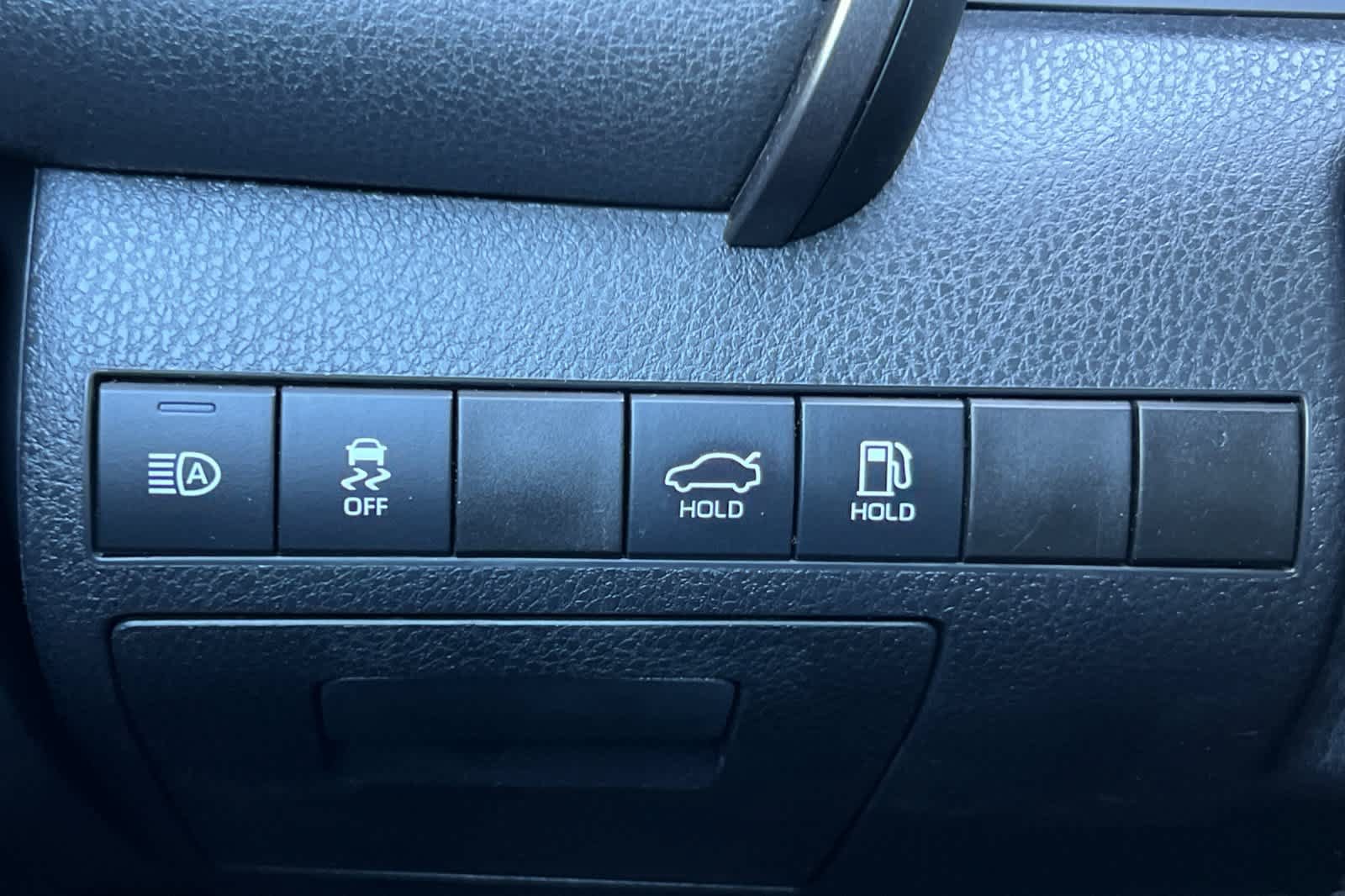 Used 2020 Toyota Camry LE FWD image 28