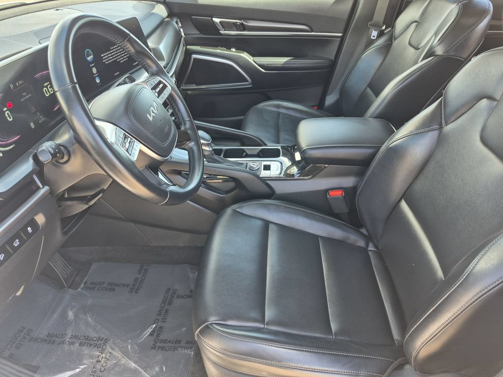 Used 2025 Kia Telluride S AWD/4WD image 11