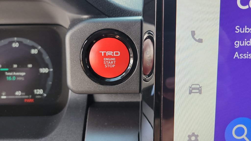 Certified 2025 Toyota 4Runner TRD Off-Road Premium AWD/4WD image 23