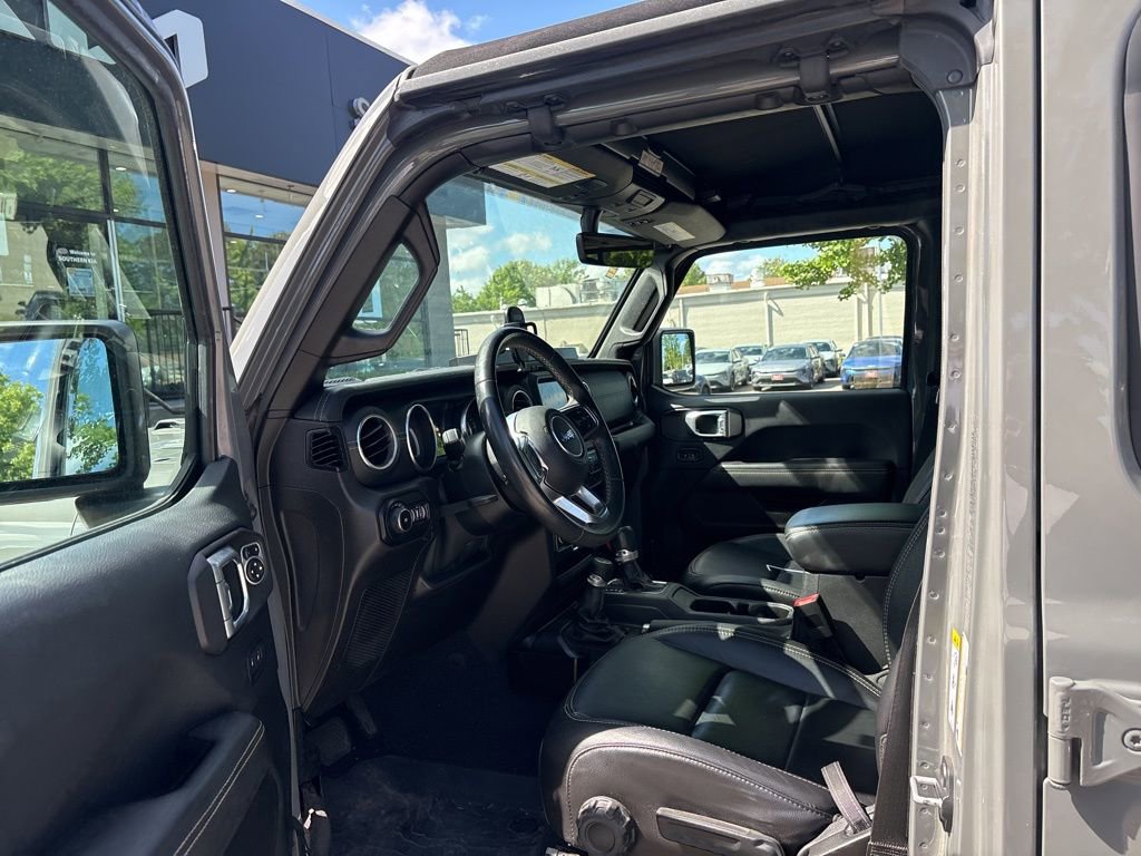 Used 2019 Jeep Wrangler Unlimited Sahara AWD/4WD image 17