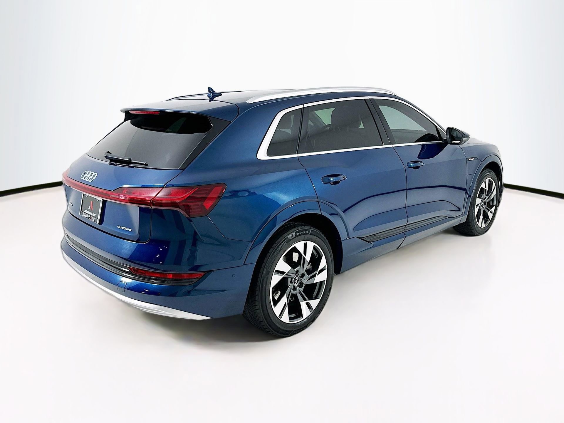 Used 2022 Audi e-tron Premium Plus AWD/4WD image 8