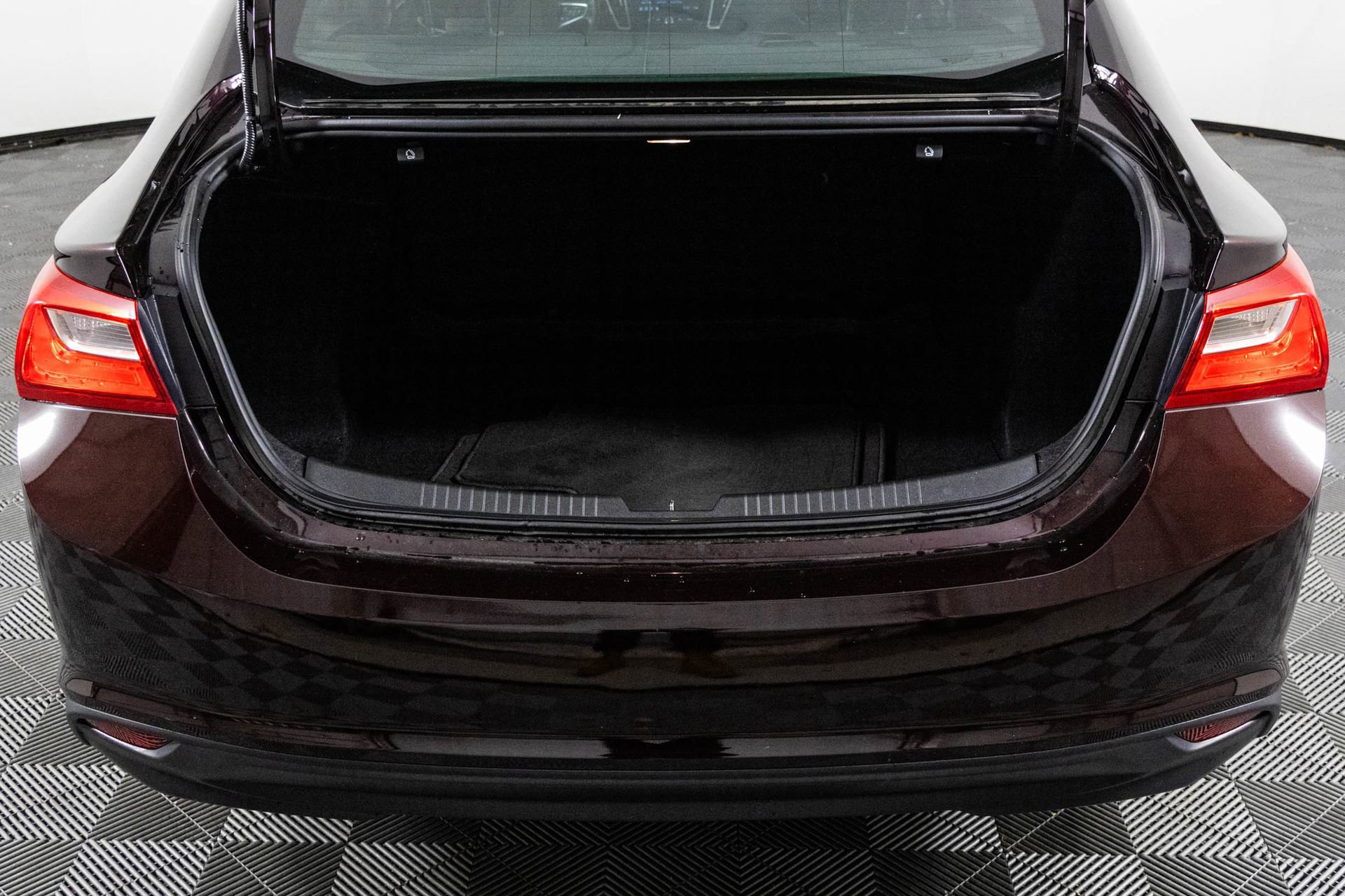 Used 2021 Chevrolet Malibu LS image 35