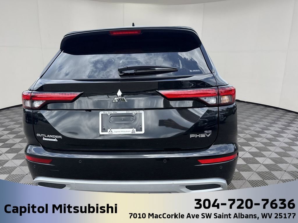 New 2025 Mitsubishi Outlander SE image 9