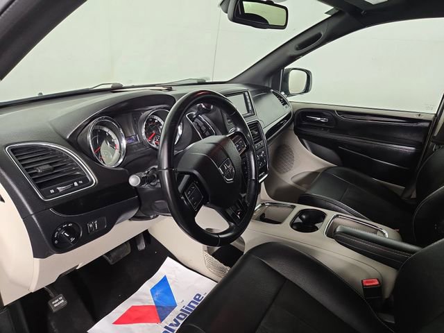 Used 2019 Dodge Grand Caravan SXT image 14