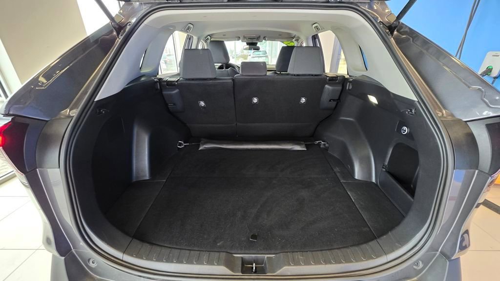 Used 2023 Toyota RAV4 XLE image 17