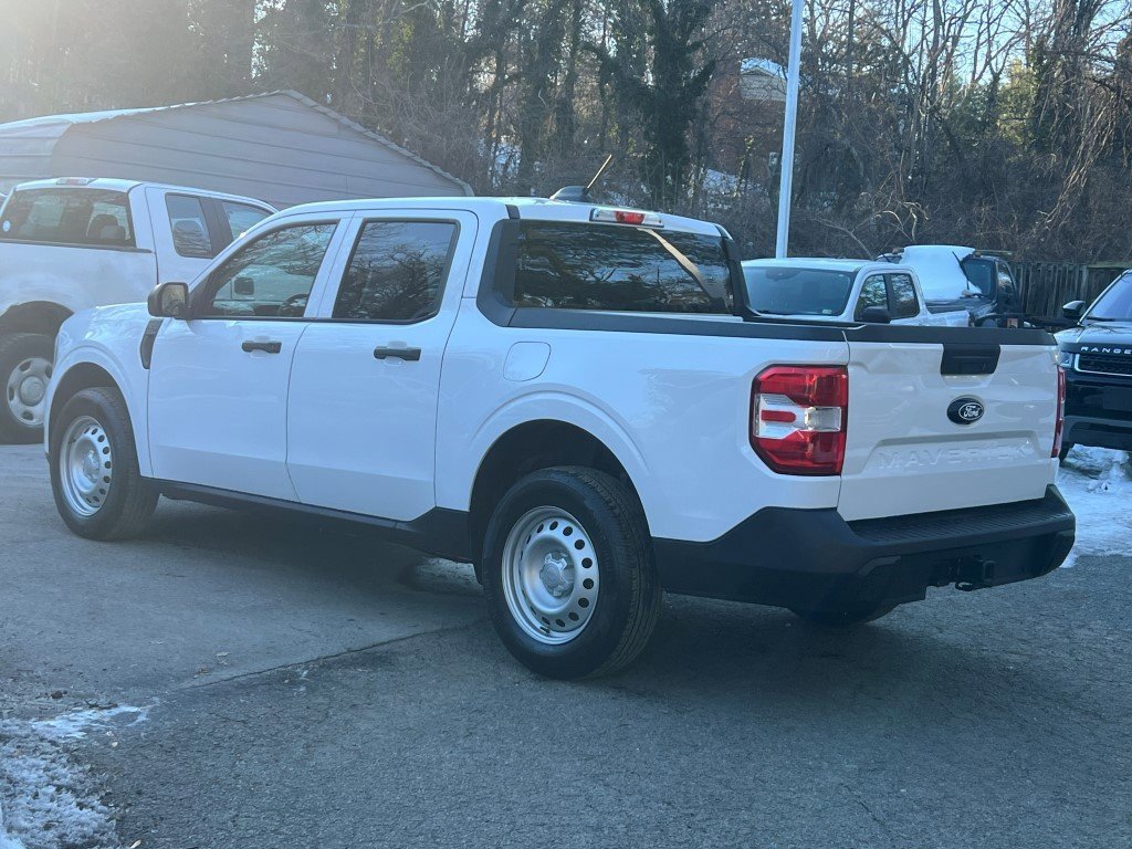 Used 2025 Ford Maverick XL image 4