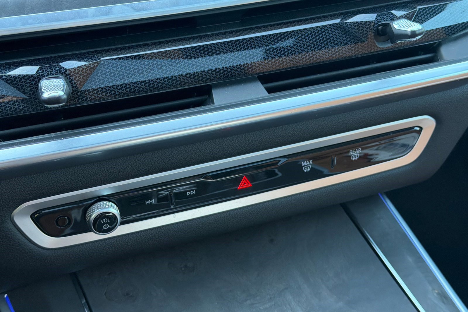 Certified 2024 BMW X5 xDrive40i w/ M Sport Package image 27