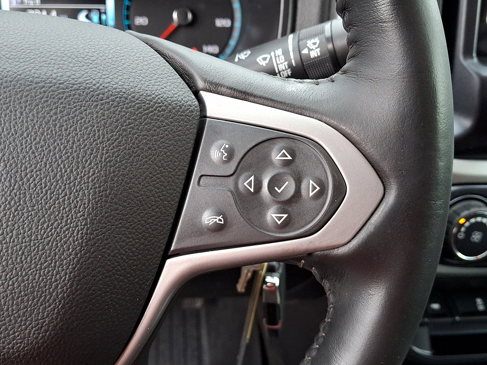 Used 2017 Chevrolet Colorado LT AWD/4WD image 20