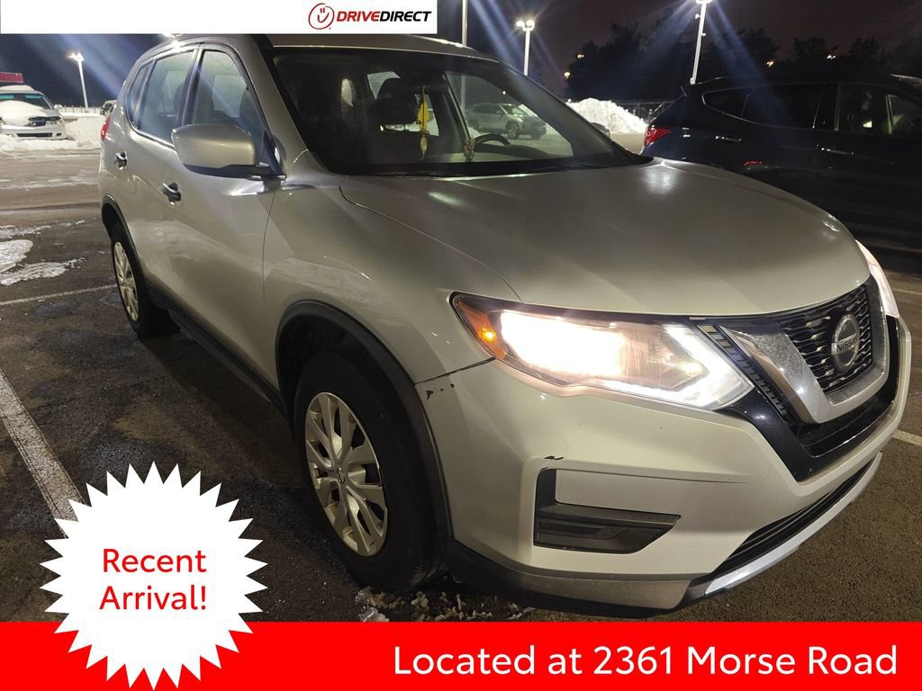 Used 2019 Nissan Rogue S image 1