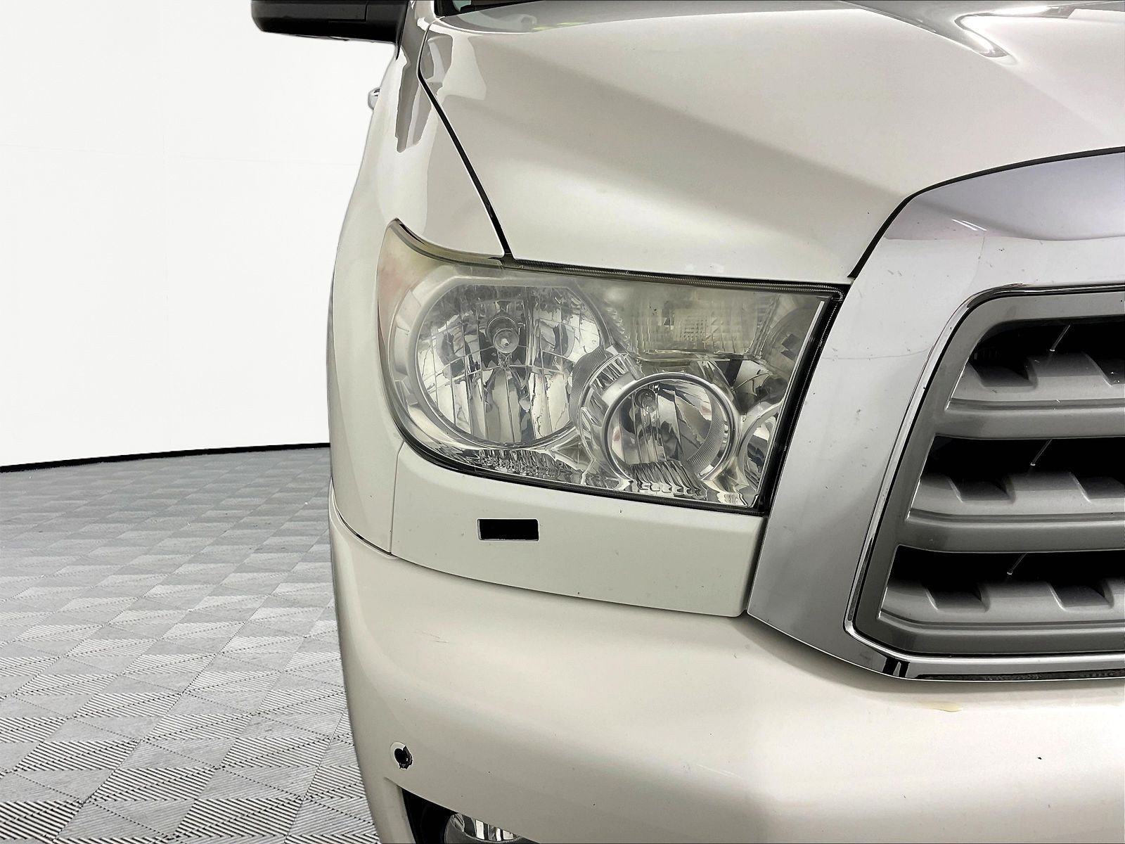 Used 2017 Toyota Sequoia Platinum RWD image 33