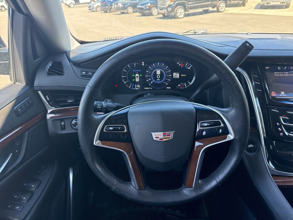 Used 2018 Cadillac Escalade Premium Luxury AWD/4WD image 18