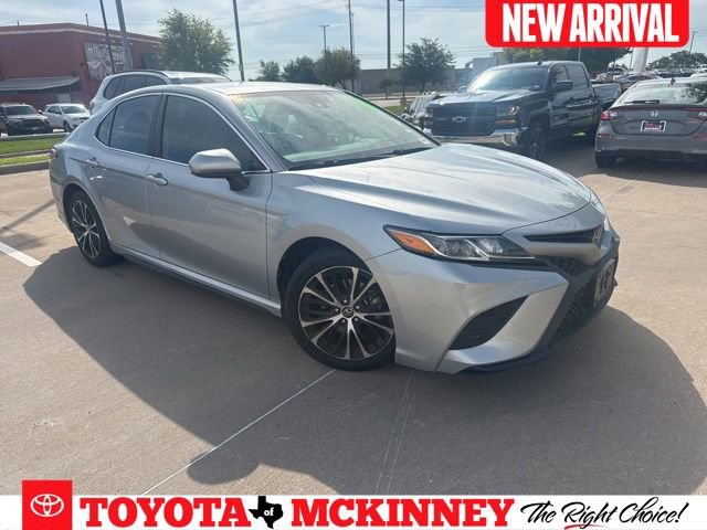 Used 2020 Toyota Camry SE FWD video 1