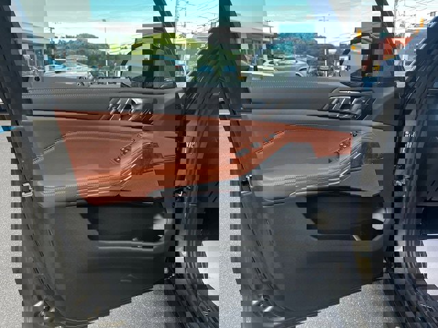 New 2026 BMW X5 xDrive40i w/ M Sport Package image 11