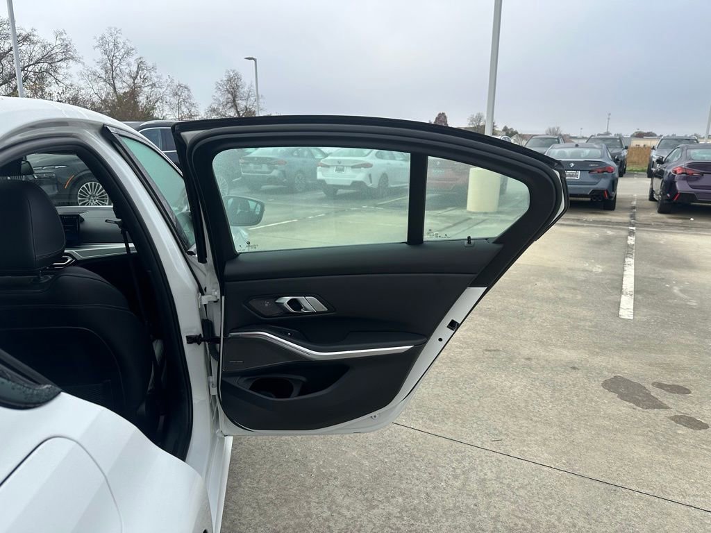 Certified 2023 BMW 330i Sedan w/ M Sport Package image 28