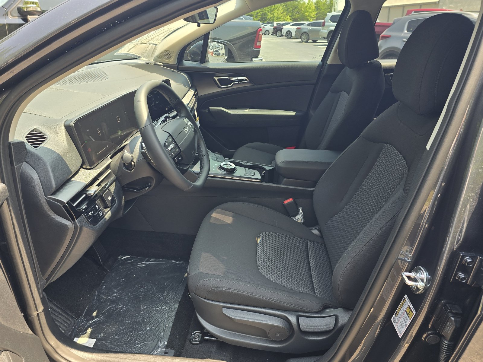 New 2027 Kia Sportage LX FWD image 5
