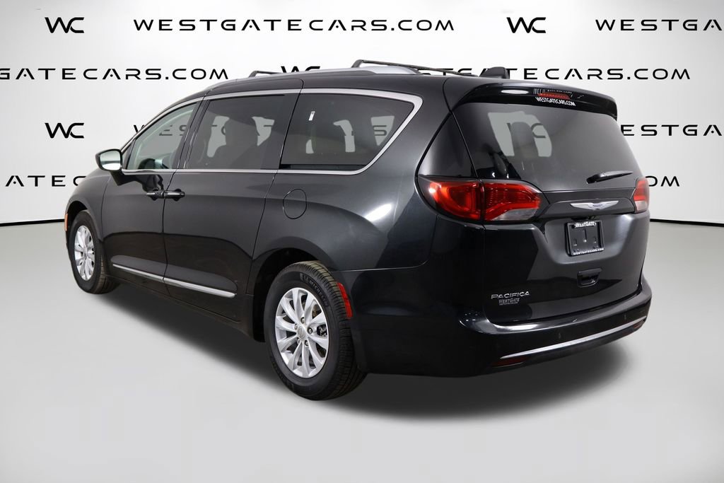 Used 2018 Chrysler Pacifica Touring-L image 45