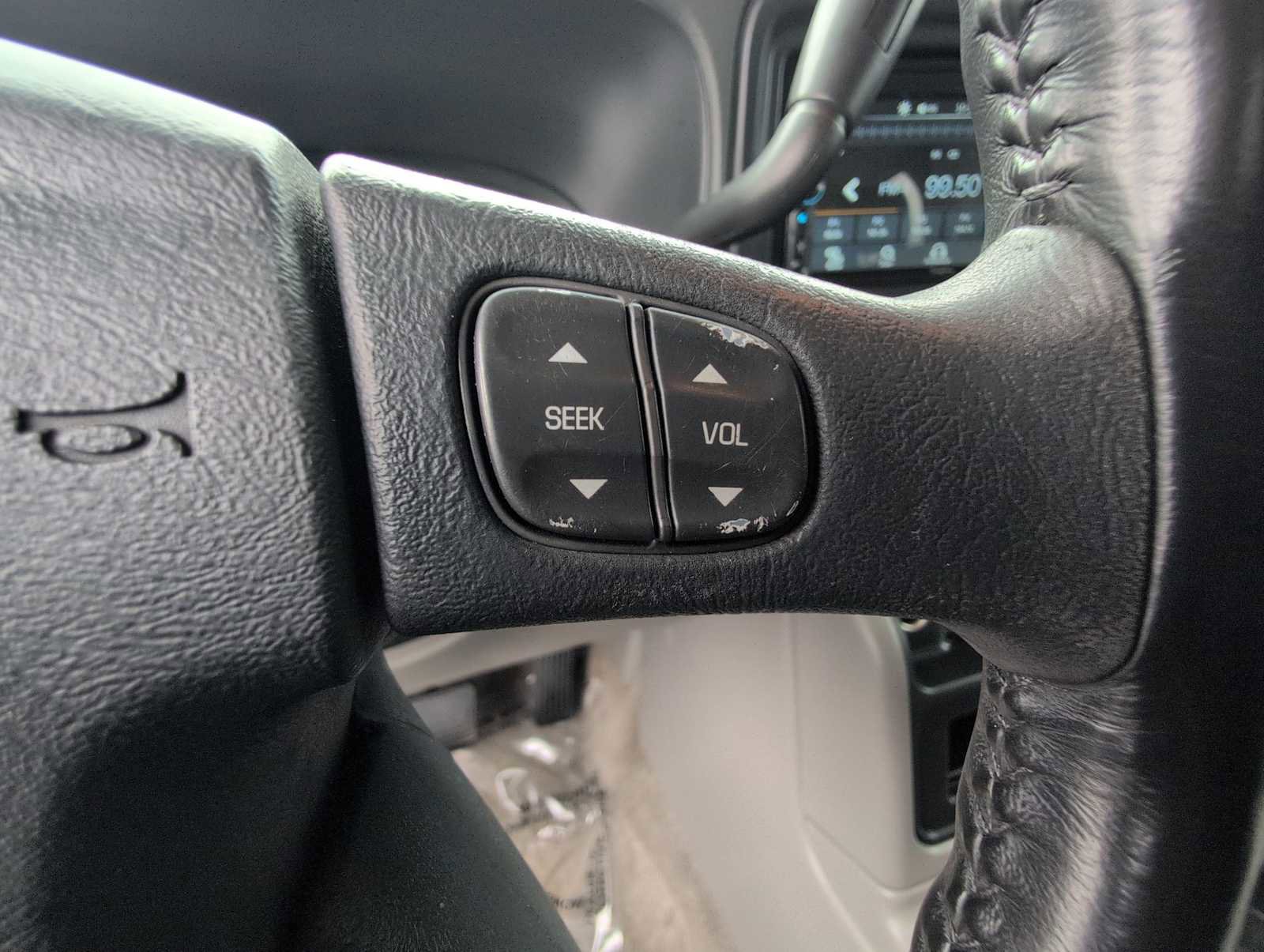 Used 2005 Chevrolet Suburban Z71 w/ Preferred Equipment Group image 22