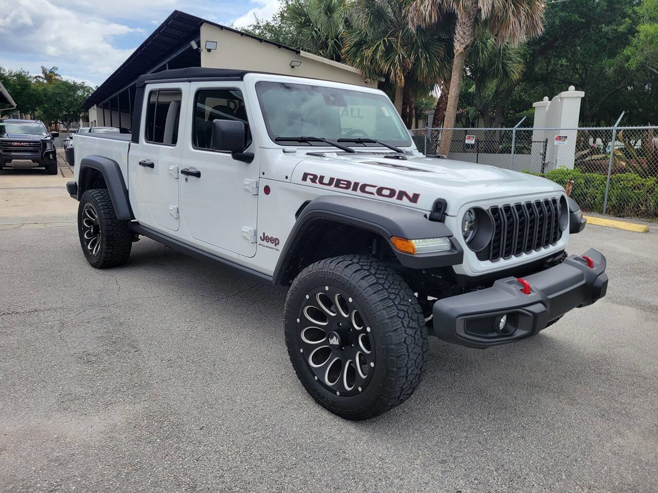 Used 2024 Jeep Gladiator Rubicon w/ Safety Group AWD/4WD image 3