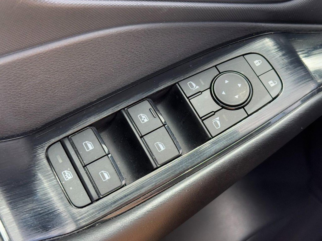 Used 2024 Nissan Rogue S FWD image 23