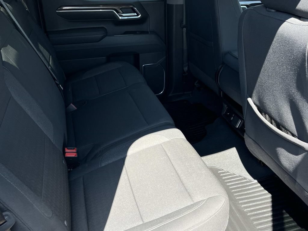 Used 2025 Chevrolet Silverado 1500 LT RWD image 20