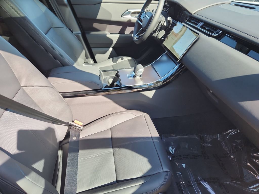 Certified 2026 Land Rover Range Rover Velar Dynamic SE AWD/4WD image 3