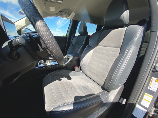 Used 2025 Mitsubishi Outlander SE FWD image 19