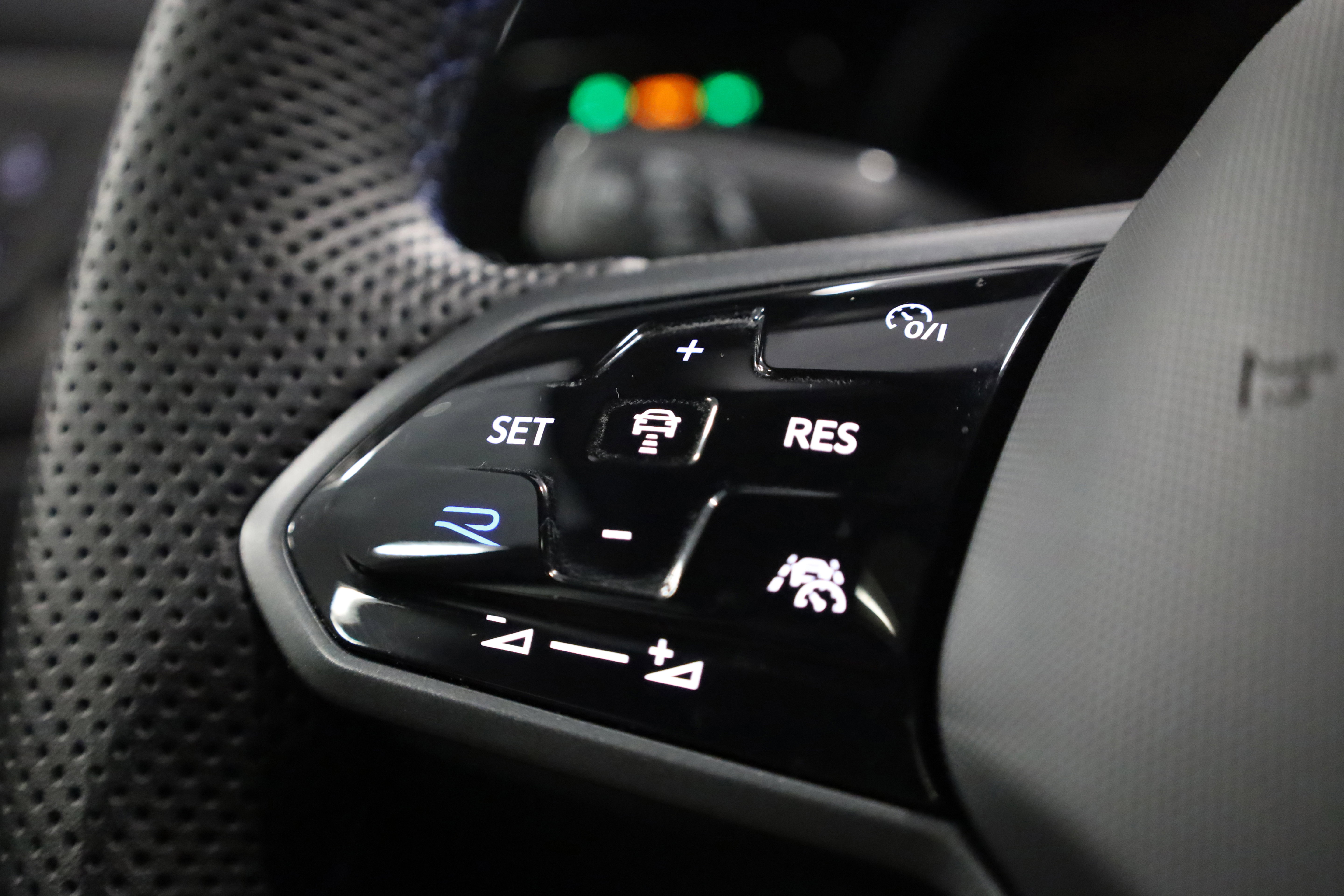 Used 2024 Volkswagen Golf R image 24