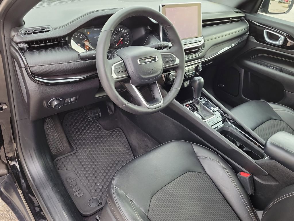 Used 2023 Jeep Compass Altitude w/ Sun and Sound Group image 19