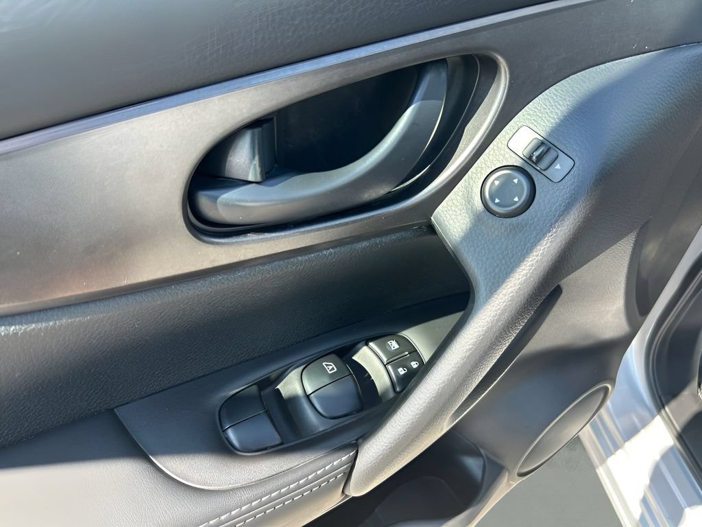 Used 2020 Nissan Rogue Sport S FWD image 22