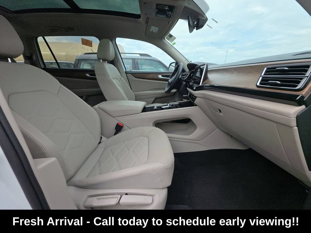 Used 2025 Volkswagen Atlas SE FWD image 13