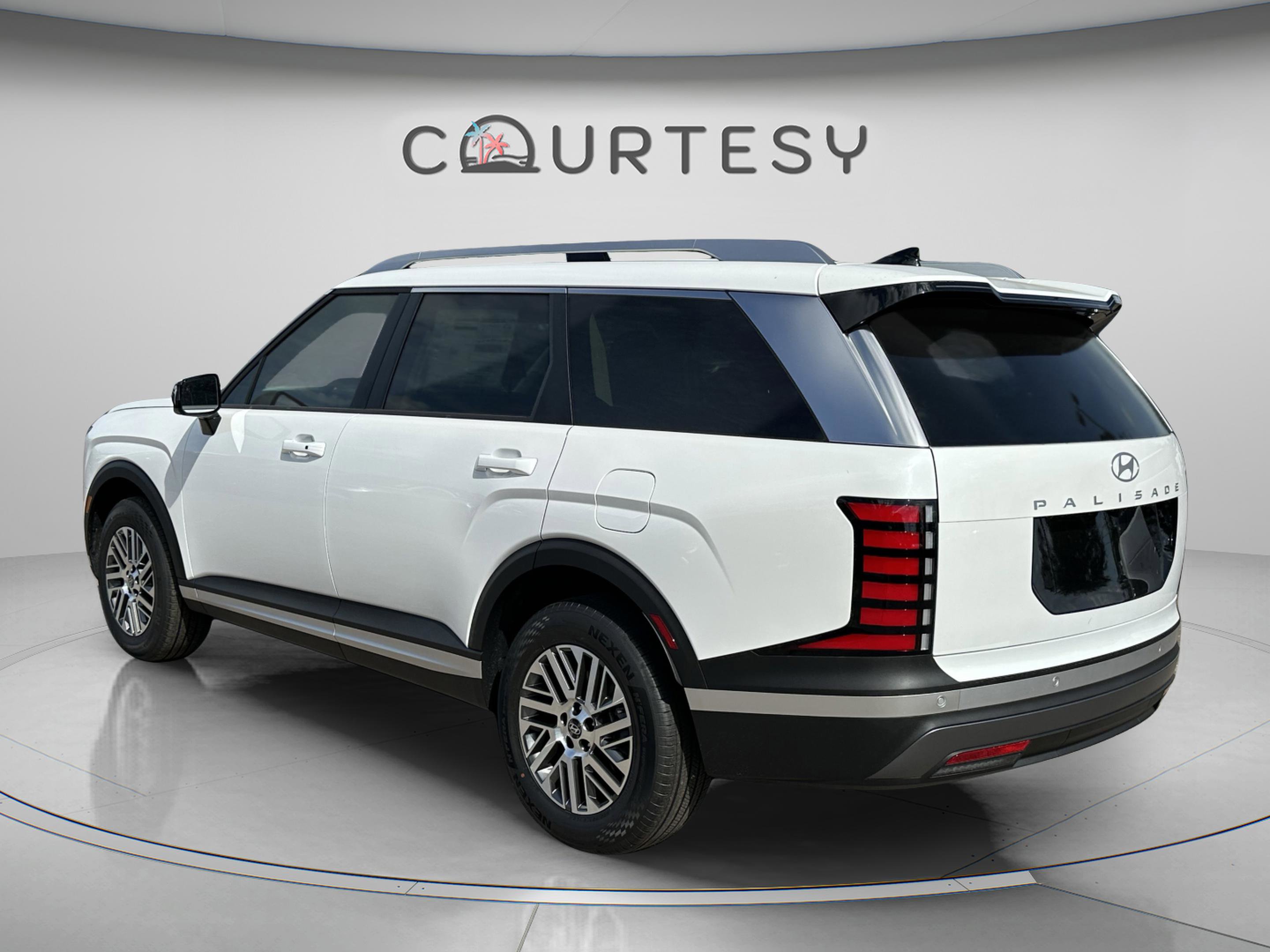 New 2026 Hyundai Palisade SEL FWD image 3